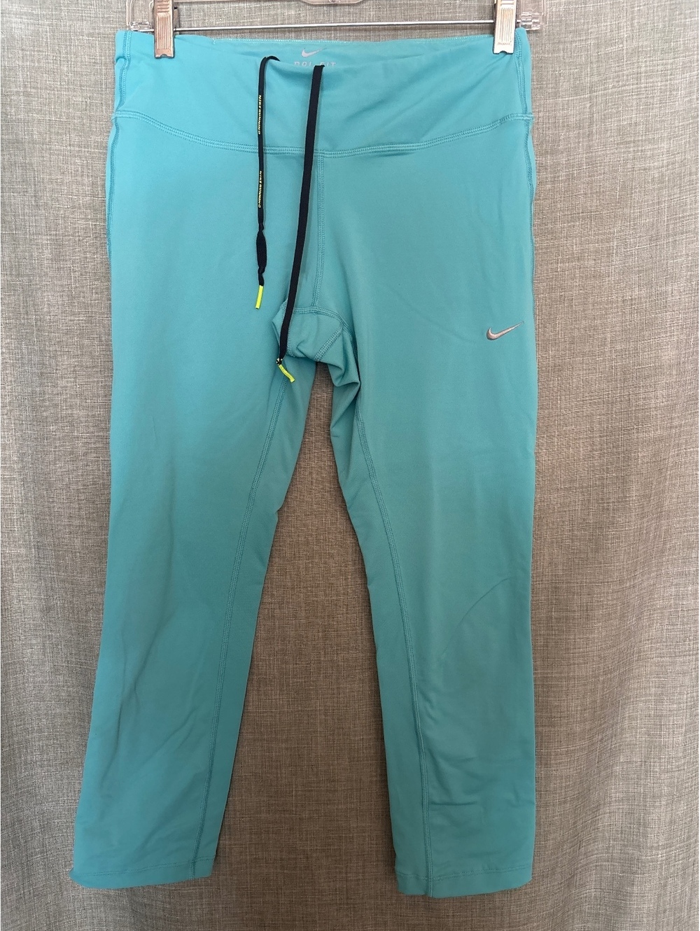 Nike Dri-FIT Light Blue Capri Workout Pants Medium